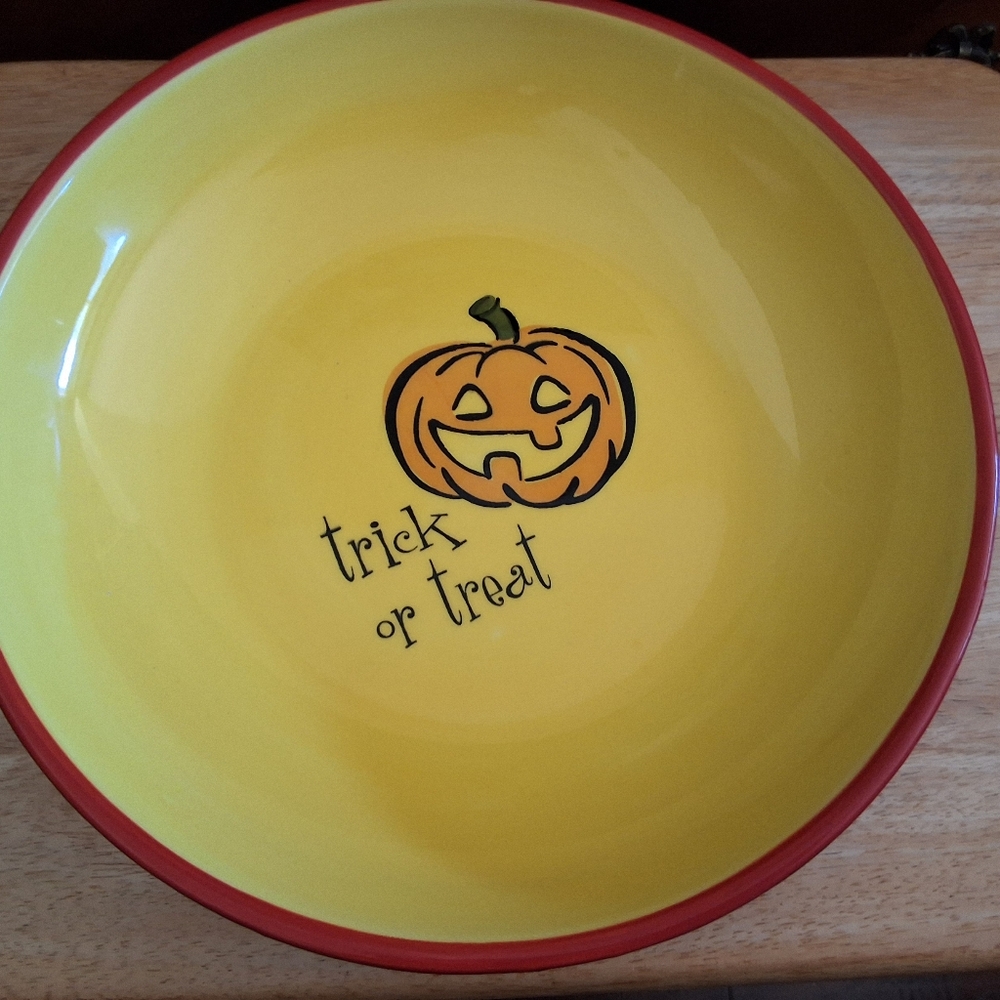 HALLOWEEN Treats Ceramic Serving Bowl